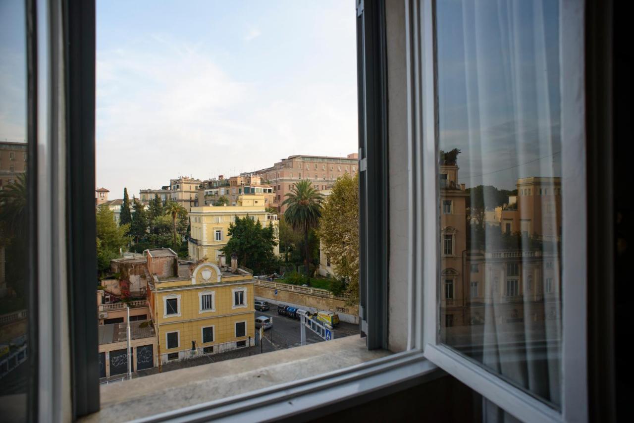 Amici Di Roma Apartment Bagian luar foto