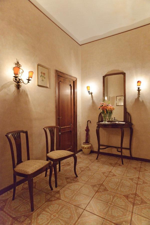 Amici Di Roma Apartment Bagian luar foto