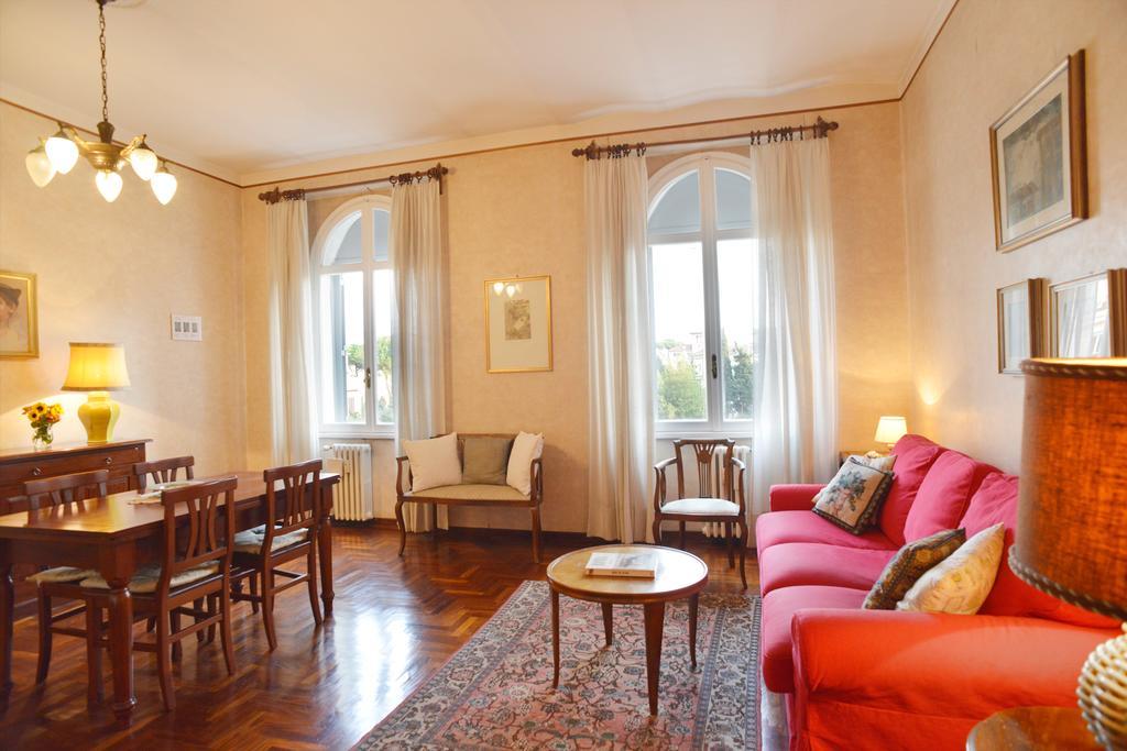 Amici Di Roma Apartment Bagian luar foto