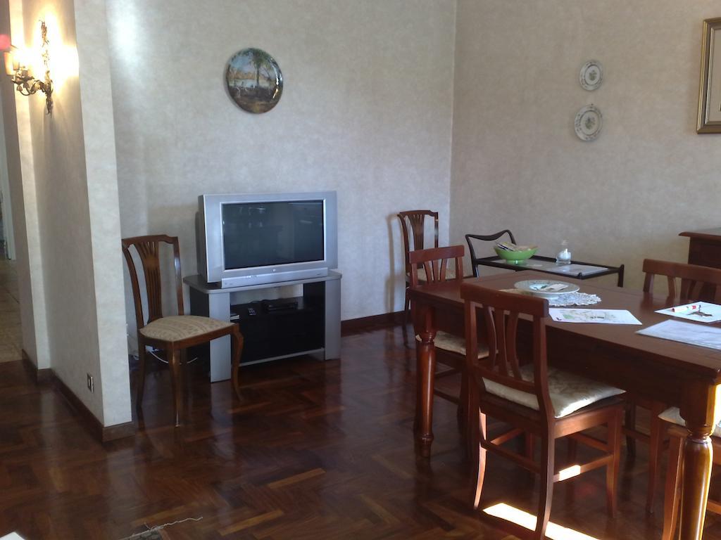 Amici Di Roma Apartment Bagian luar foto