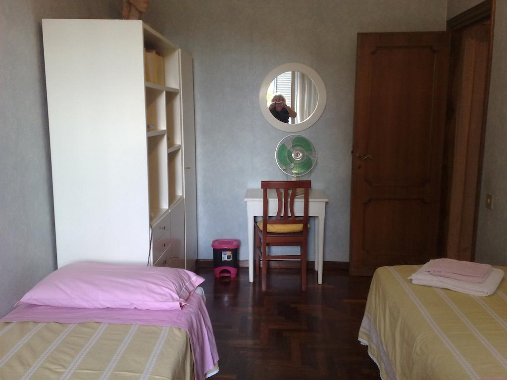 Amici Di Roma Apartment Bagian luar foto